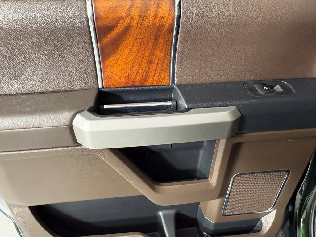Used 2015 Green Ford King Ranch image 36