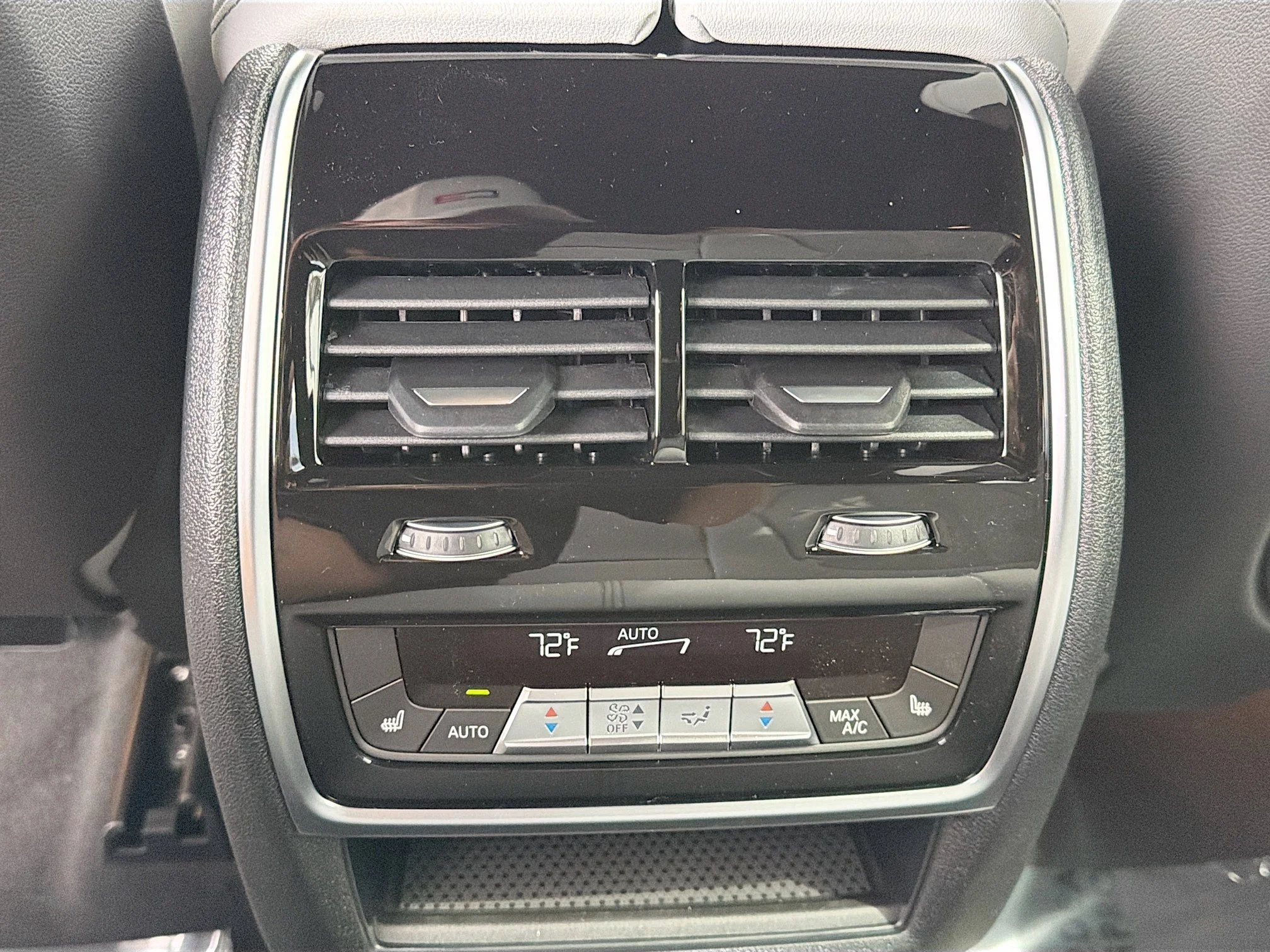 New 2026 Black Sapphire Metallic BMW xDrive50e image 19