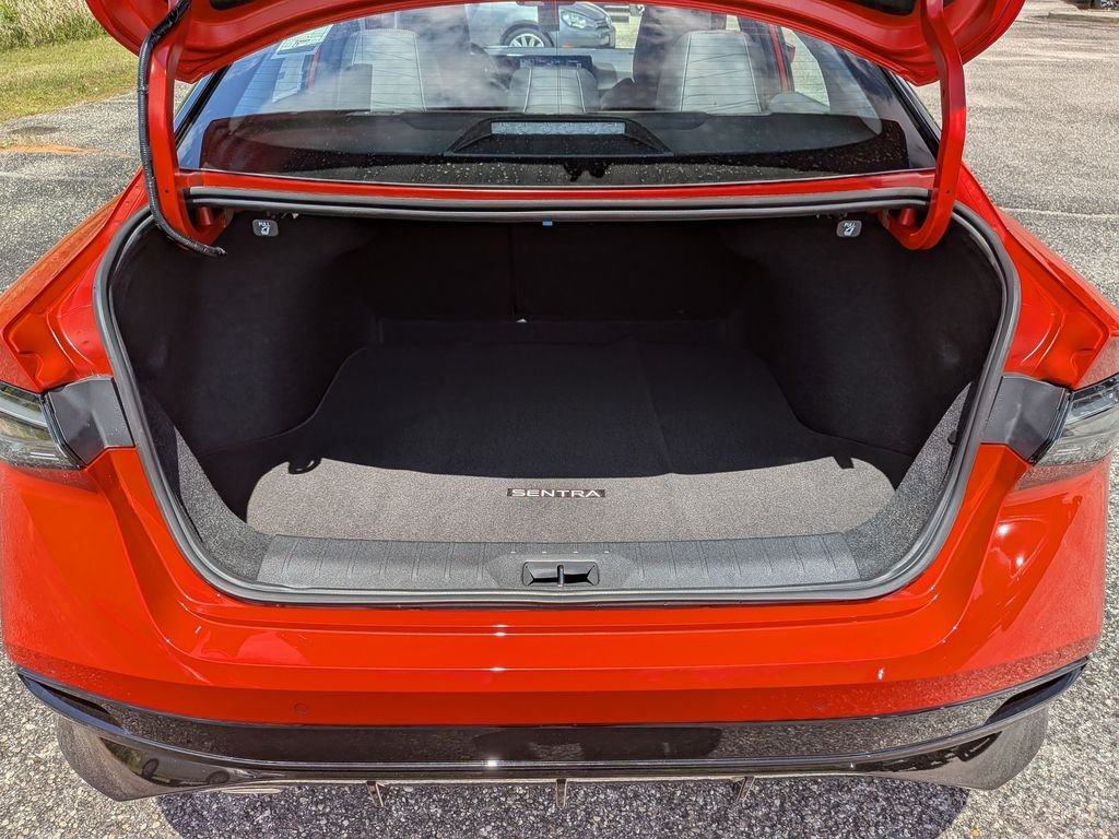 New 2026 Energetic Ember / Super Black Two-tone Nissan SR image 28