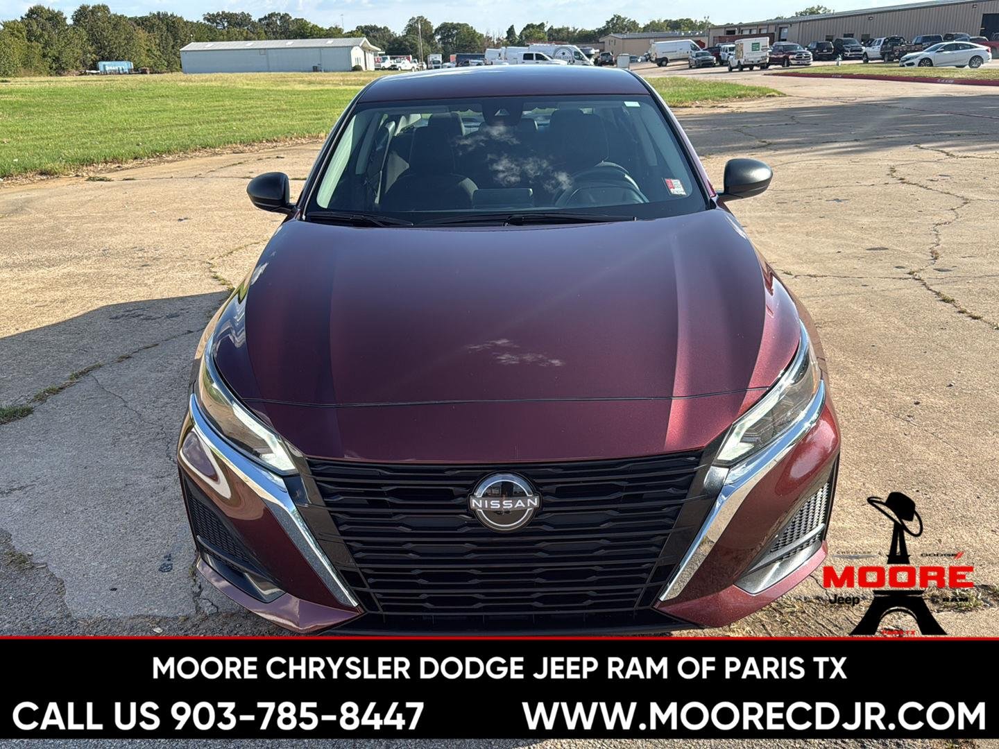 Used 2025 Garnet Pearl Metallic Nissan SV image 2