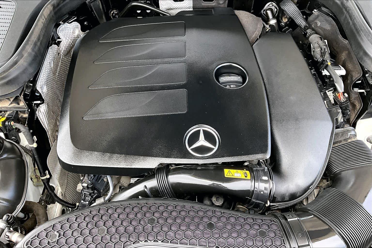 Used 2020 Polar White Mercedes-Benz GLC 300 image 32