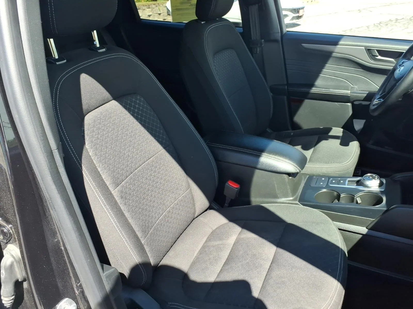 Used 2024 Black Metallic Ford Active image 17
