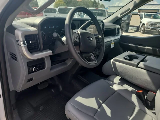 New 2027 Oxford White Ford XL 4WD CREW CAB image 18