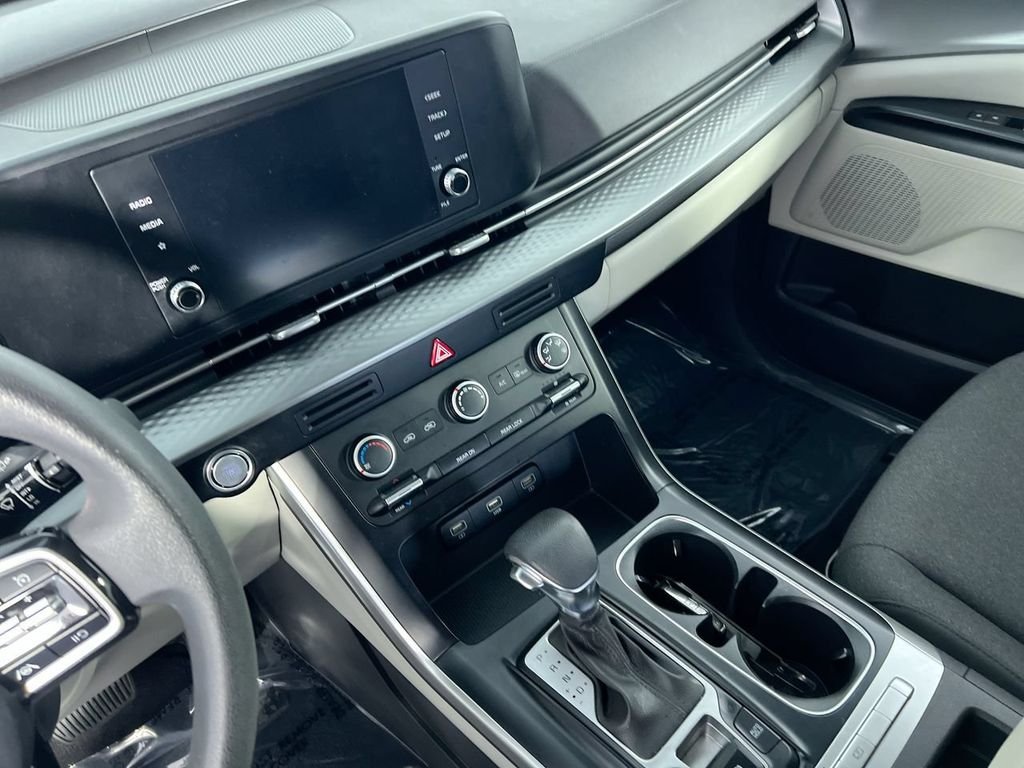 Certified Used 2024  Kia LX image 21