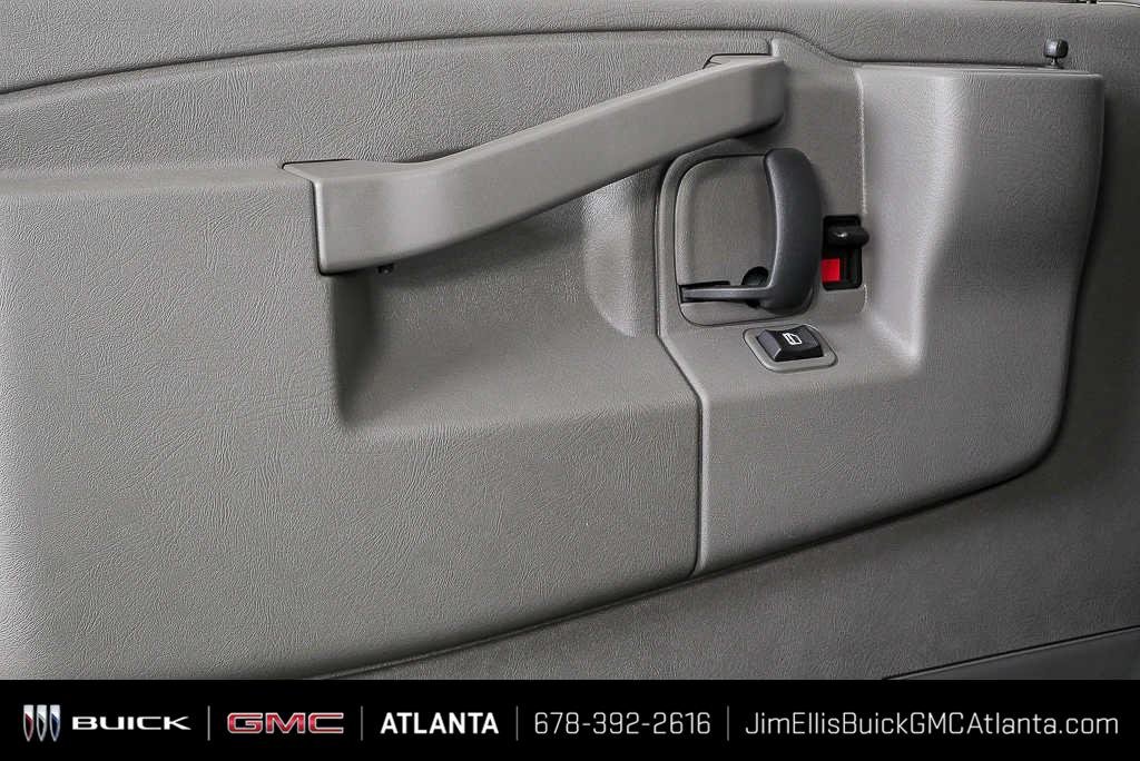 New 2025 Summit White GMC Work Van image 5