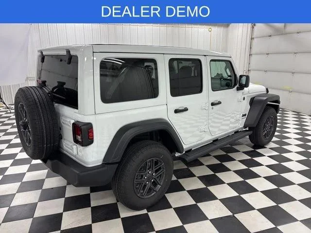 New 2026 Bright White Clear-Coat Exterior Paint Jeep Sport S image 3