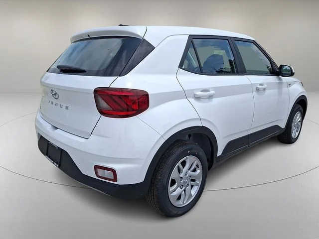 New 2026 White Hyundai SE image 7