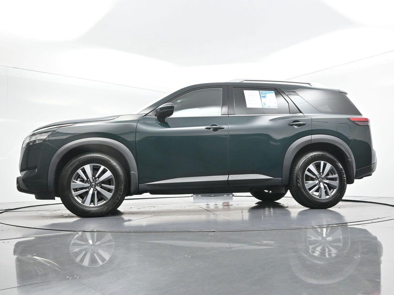 Used 2022 Green Nissan SL image 54