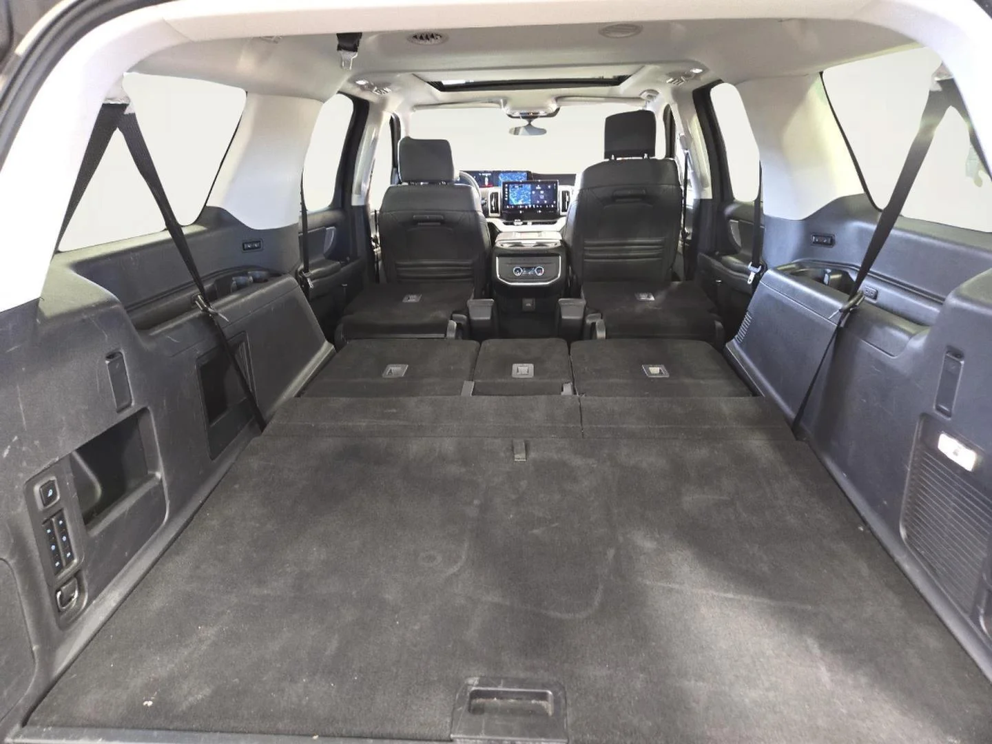 Used 2025 Agate Black Ford Active image 48