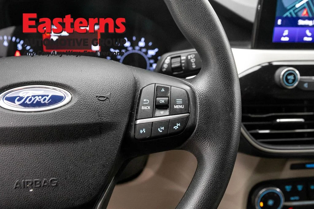 Used 2020 Gold Ford SE image 16