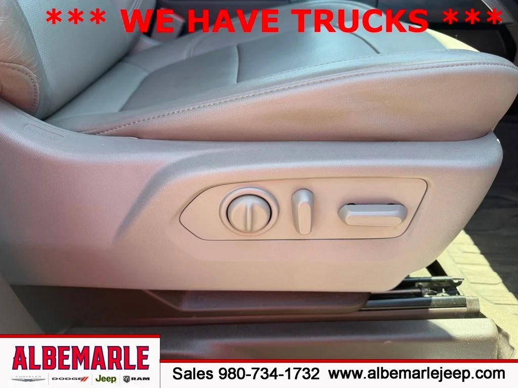 Used 2020 White GMC SLT image 32