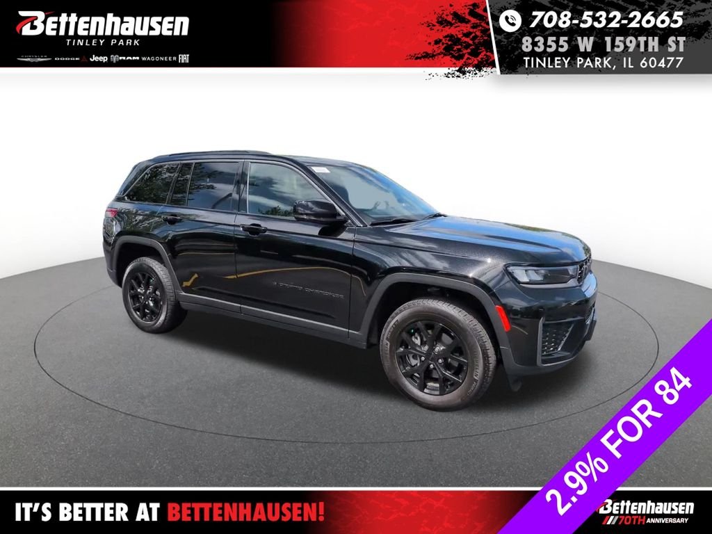 New 2026 Diamond Black Crystal Pearlcoat Jeep Altitude image 6