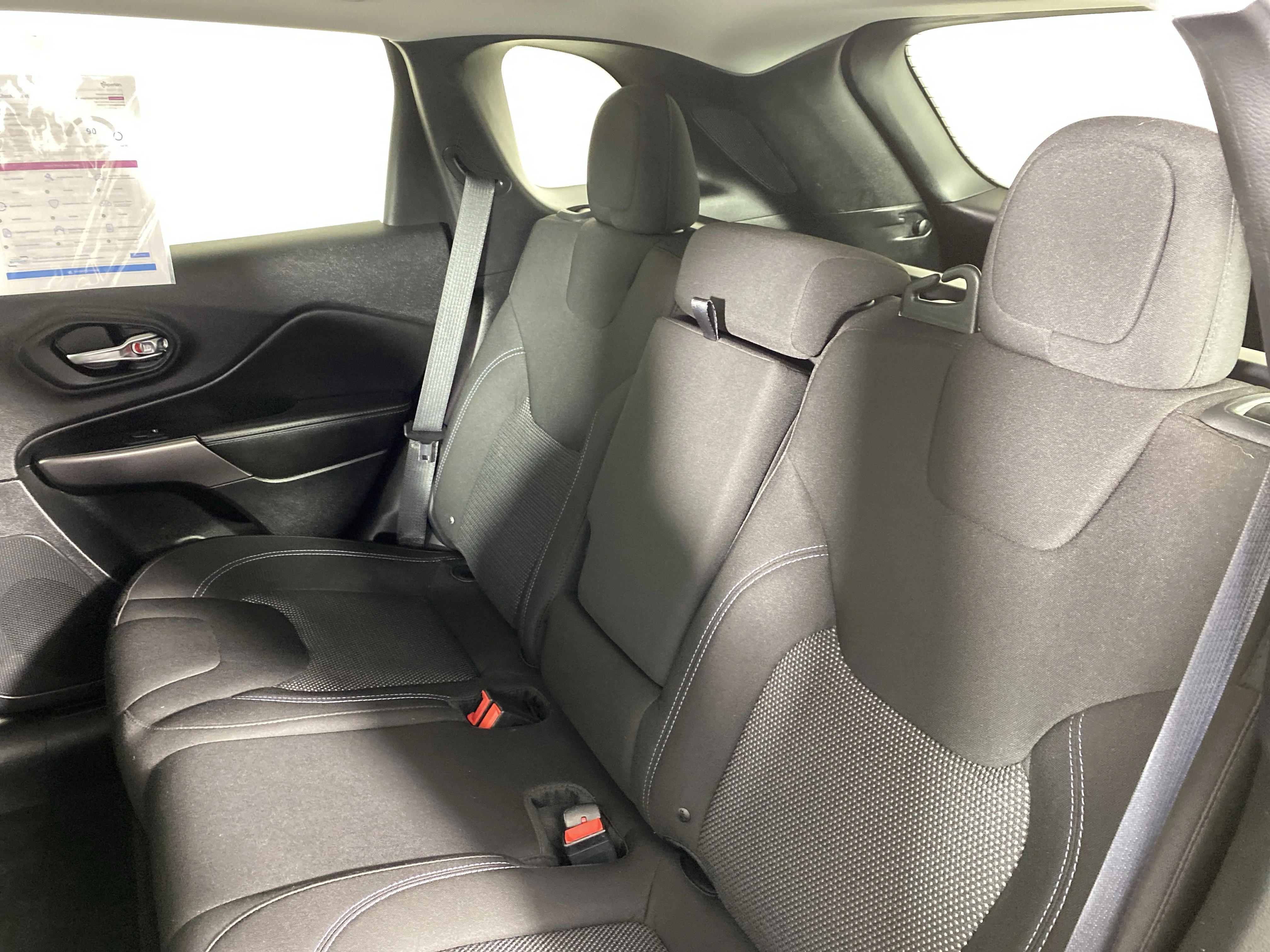 Used 2019 Light Brownstone Pearlcoat Jeep Latitude image 30