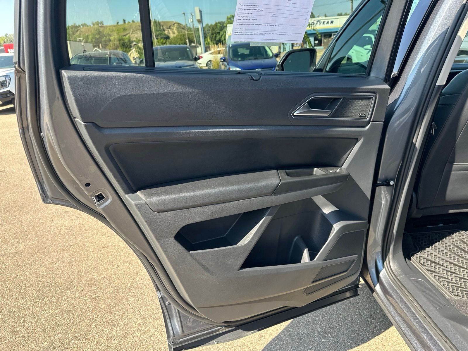 Used 2019 Gray Volkswagen SEL Premium image 34