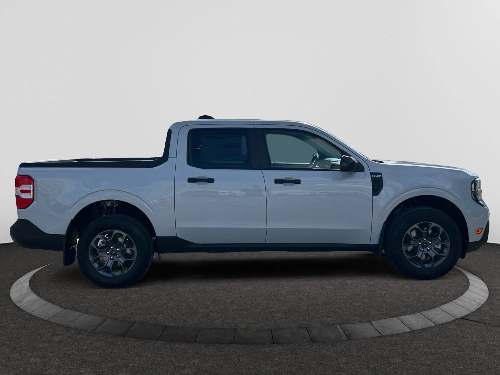 New 2026 Space White Metallic Ford XLT image 6