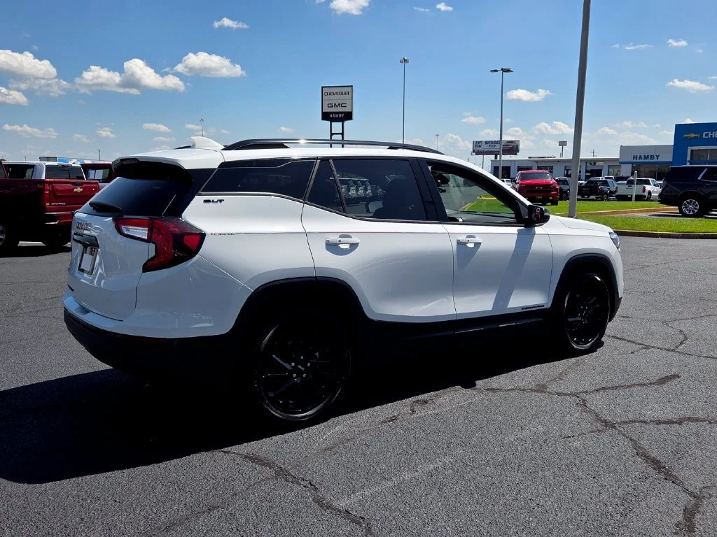 Used 2023 SUMMIT WHITE GMC SLT image 14