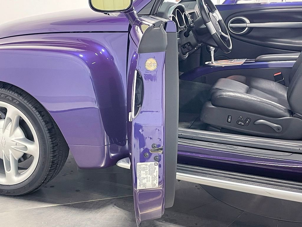 2004 Chevrolet SSR LS - Photo 42