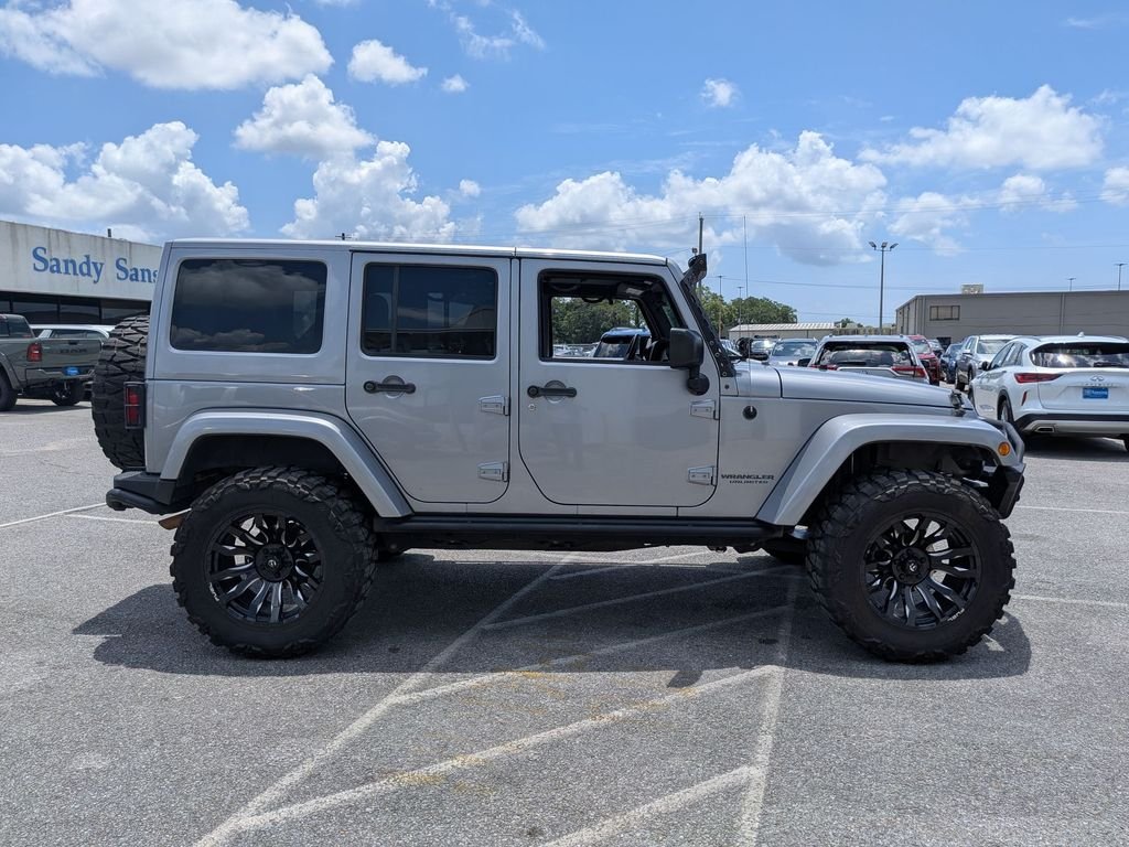 Used 2017 Silver Jeep Unlimited Sahara image 6