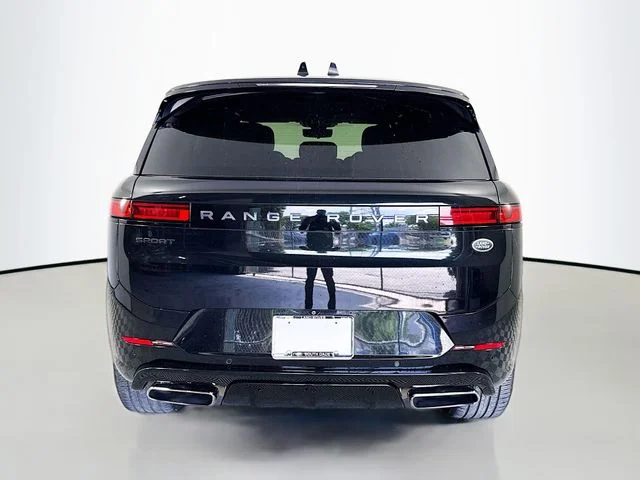Certified Used 2023 Black Land Rover SE Dynamic image 6