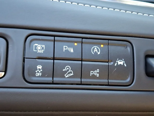 2023 GMC Yukon XL Denali Ultimate - Photo 28