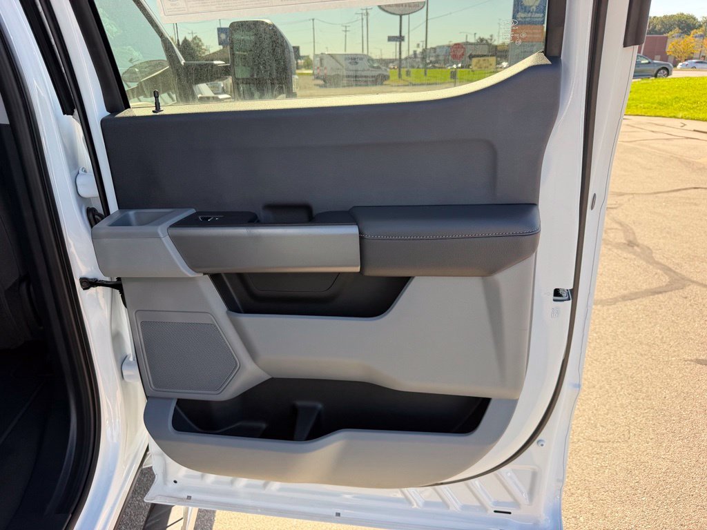 New 2026 Oxford White Ford F-250® XLT image 20