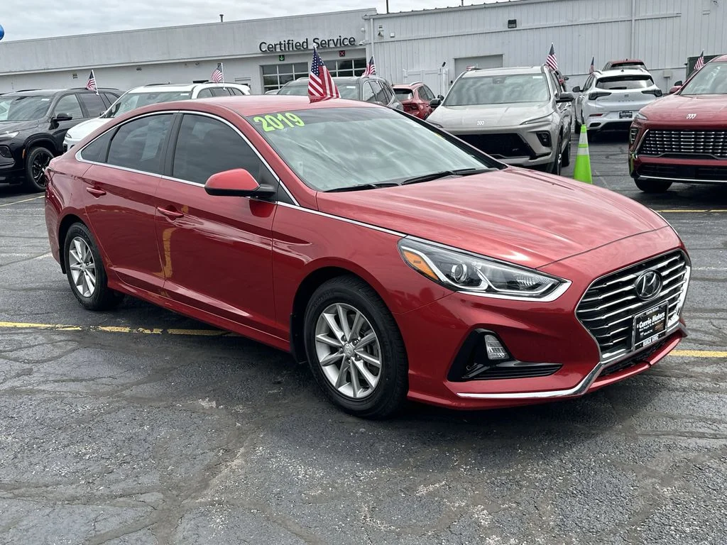 Used 2019 Hyundai Sonata SE with VIN 5NPE24AFXKH767869 for sale in Valparaiso, IN