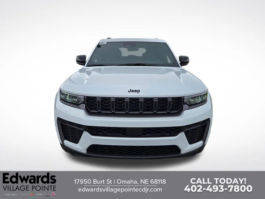 New 2026 Bright White Clear-Coat Exterior Paint Jeep Laredo Altitude image 8