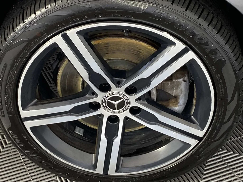 Used 2020 Gray Mercedes-Benz CLA 250 image 29