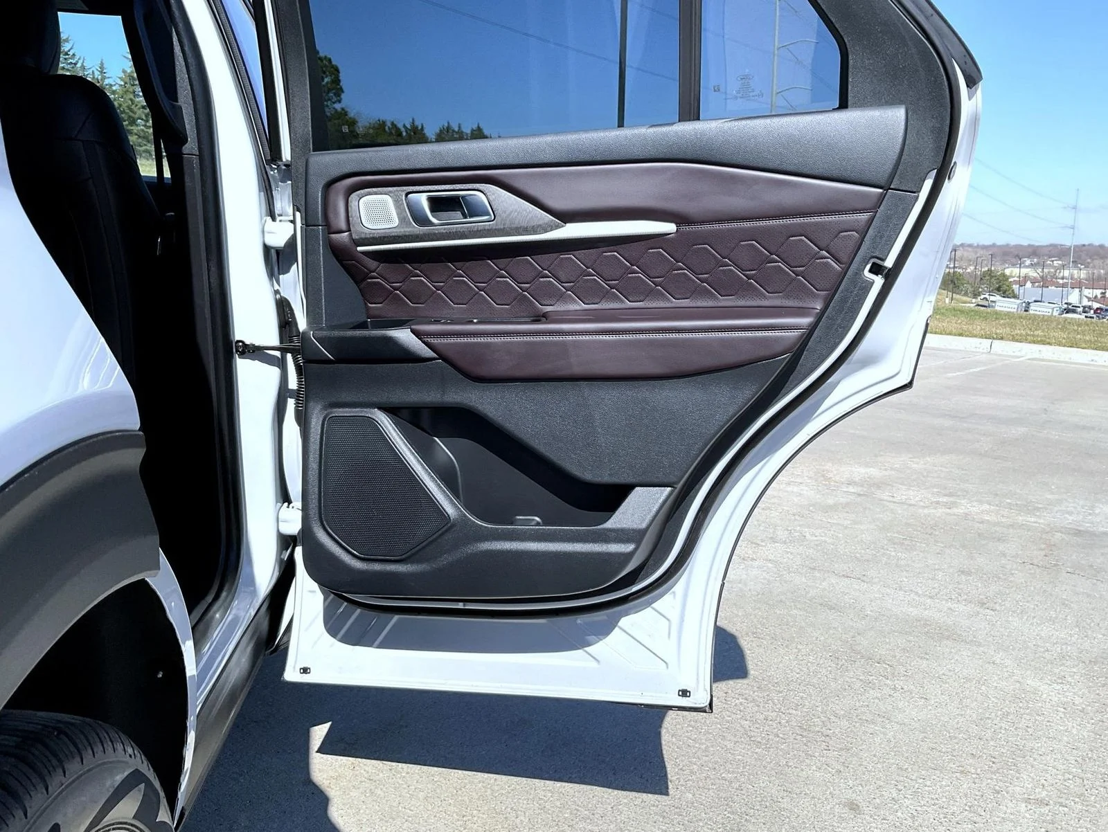 Used 2025 White Ford Platinum image 19