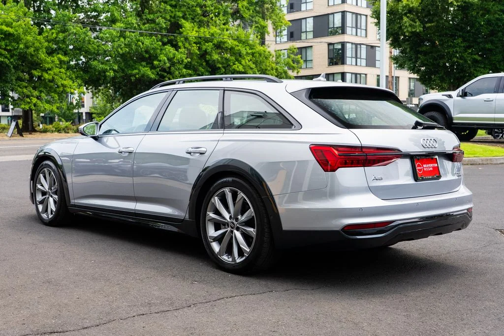 Used 2024  Audi Premium Plus image 4
