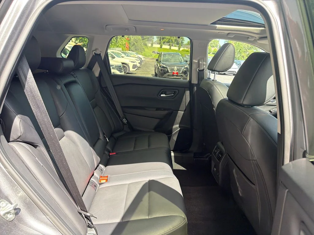 Used 2025 Gray Nissan SL image 52