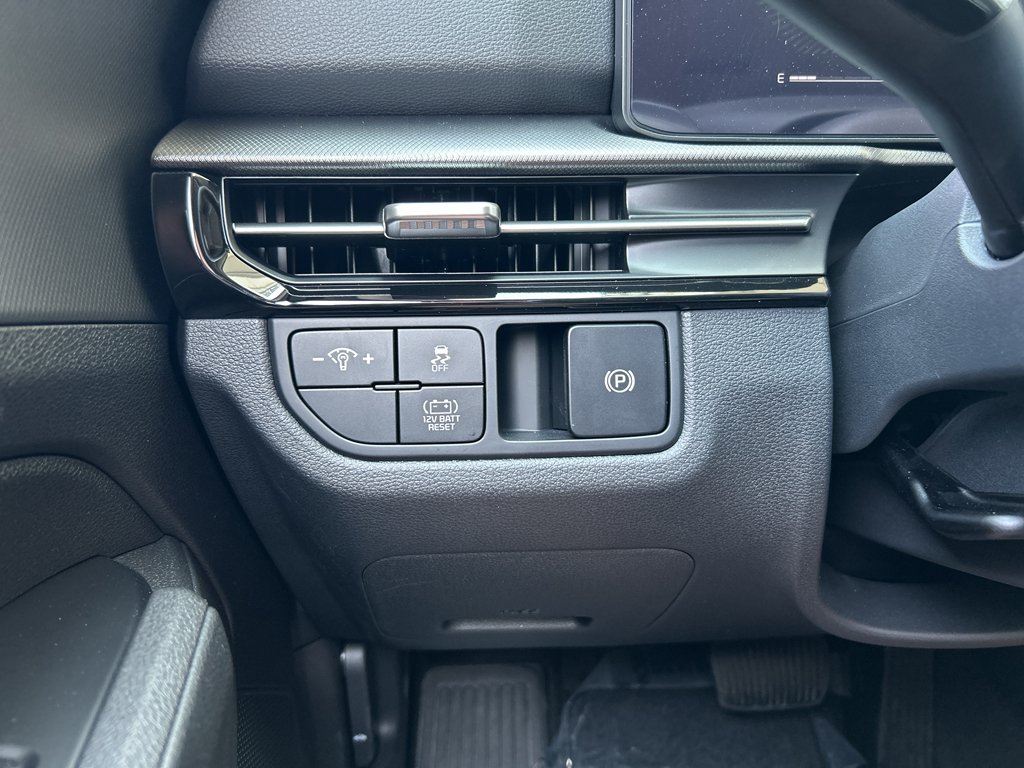 New 2027 Wolf Gray Kia S image 26