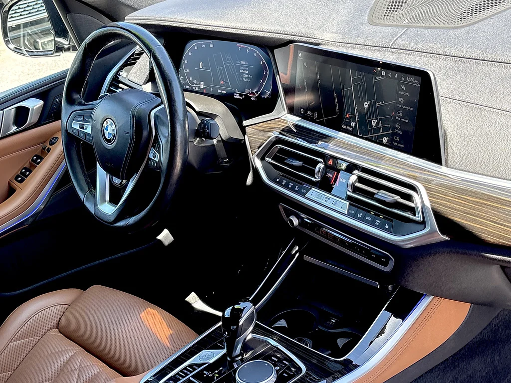 Used 2023 Black Sapphire Metallic BMW xDrive40i image 29