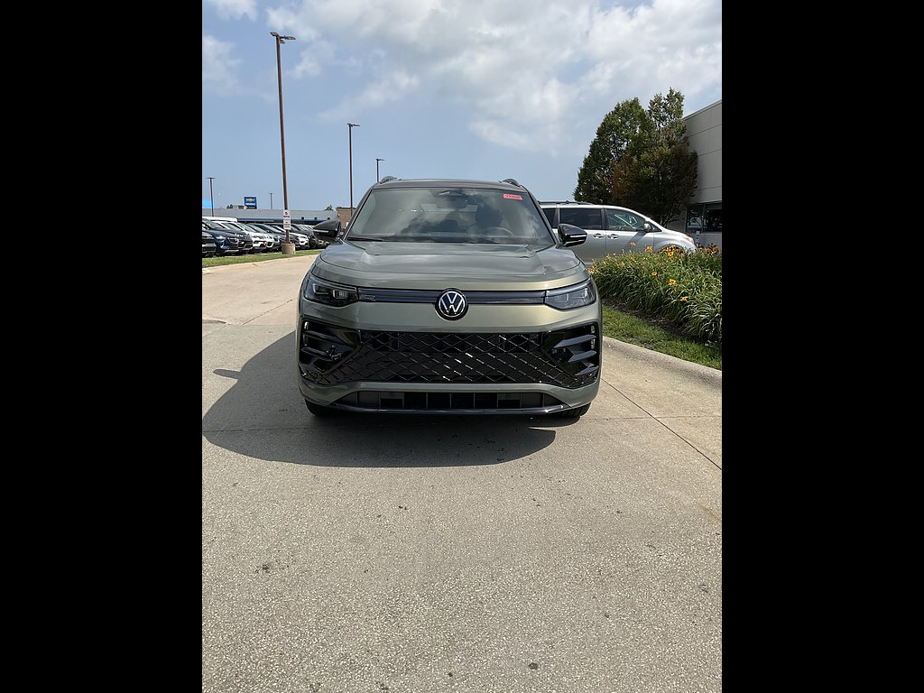 New 2026 Avocado Green w/ Deep Black Roof Volkswagen SE R-Line Black 4Motion image 2