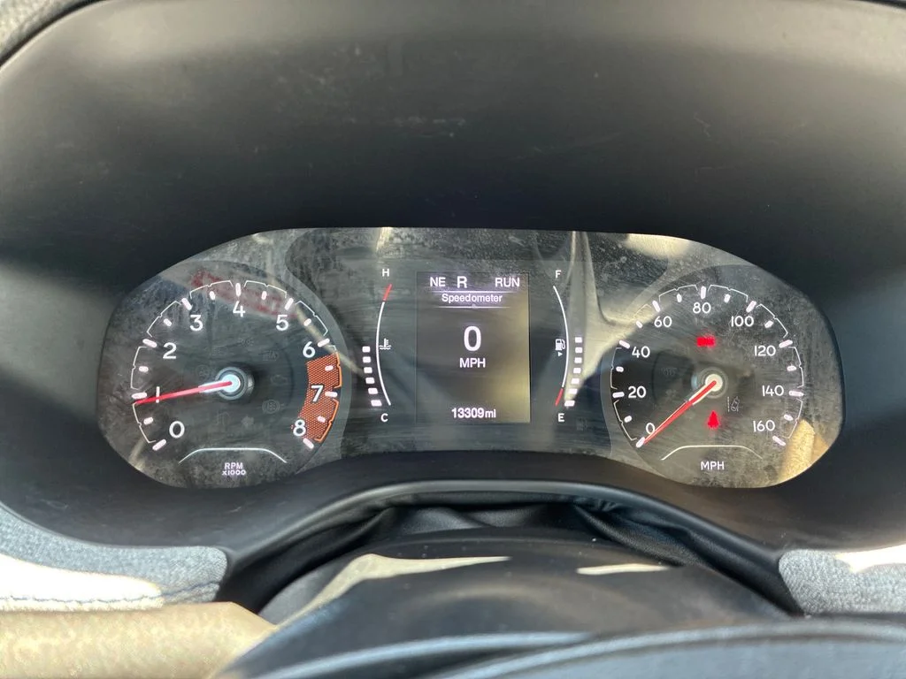 Used 2022 Gray Jeep Latitude image 23