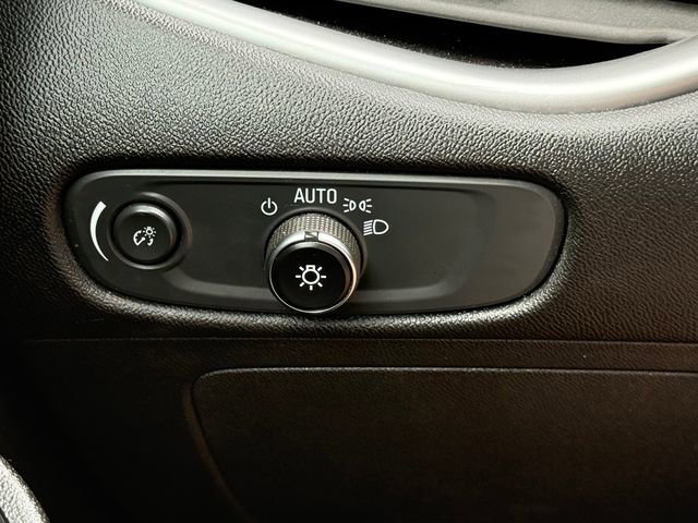 Used 2024 Summit White Chevrolet 1LT image 21