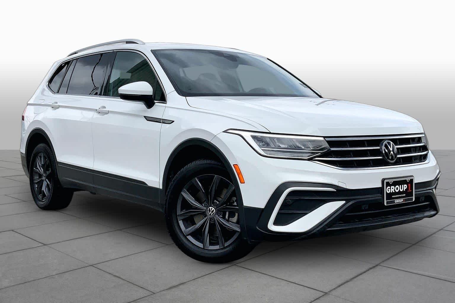 Used 2022 Pure White Volkswagen SE image 5