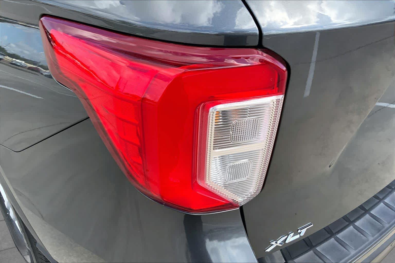 Used 2020 Magnetic Metallic Ford XLT image 27