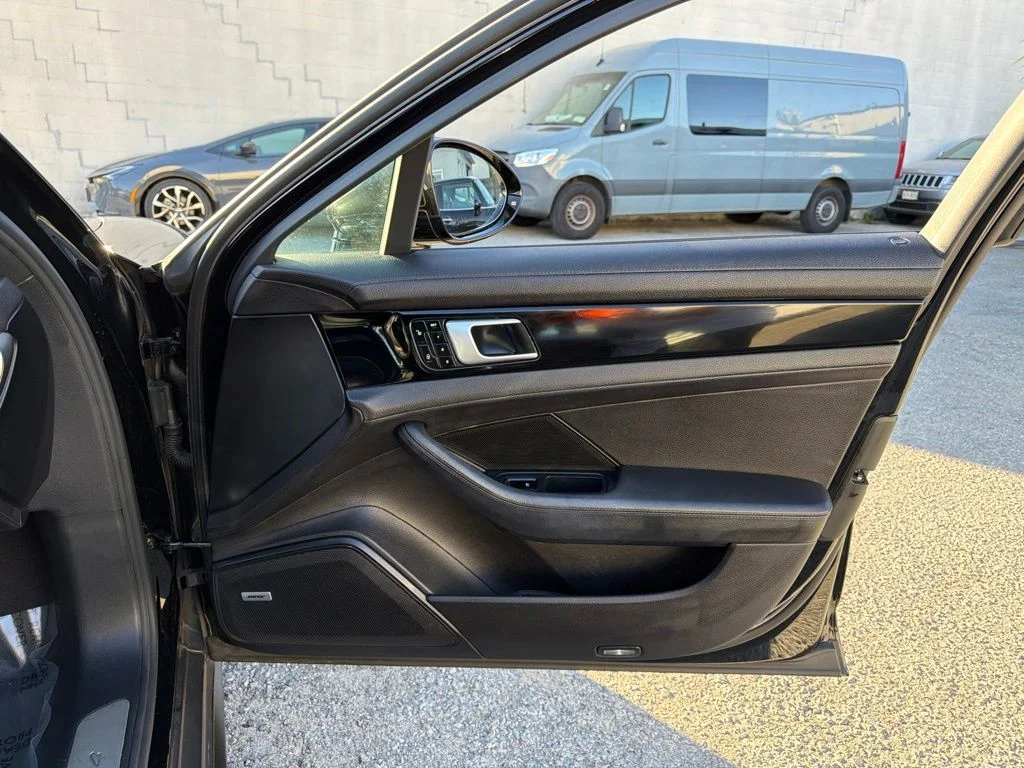 Used 2018 Black Porsche Base image 16