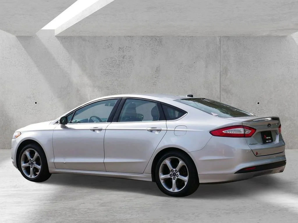 Used 2014 Silver Ford SE image 4