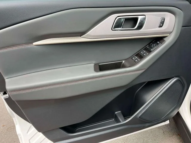 New 2026 Star White Metallic Tri-Coat Ford Active image 20