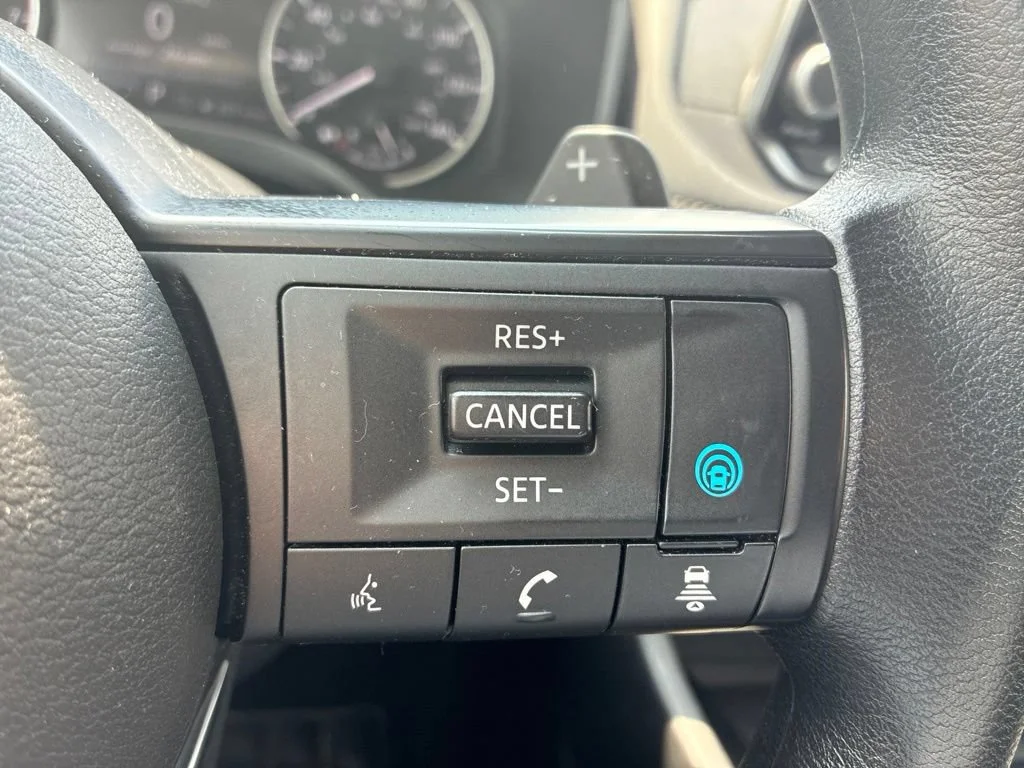 Used 2024  Nissan SV image 9