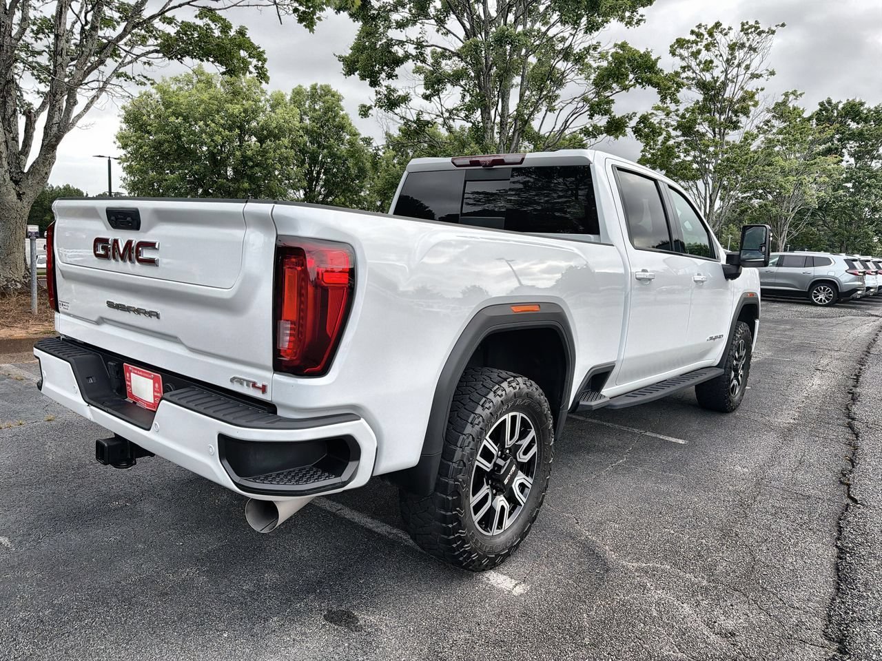 Used 2022 Summit White GMC AT4 image 8
