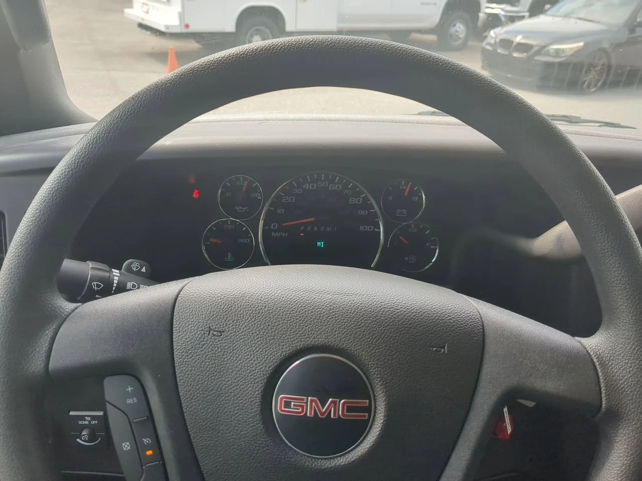 New 2025 Summit White GMC Work Van image 12
