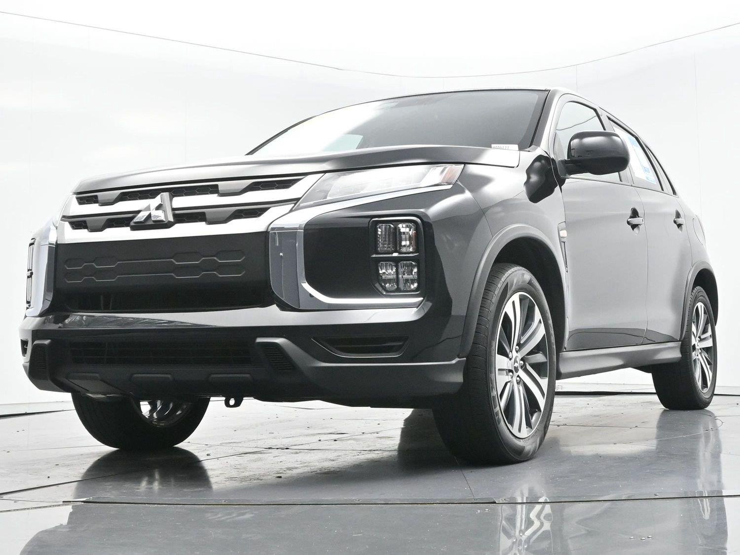 Used 2023 Labrador Black Pearl Mitsubishi ES image 40