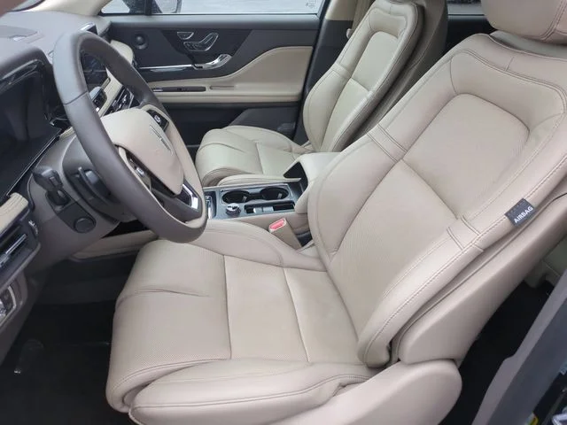 Used 2022 Black Lincoln Reserve image 15