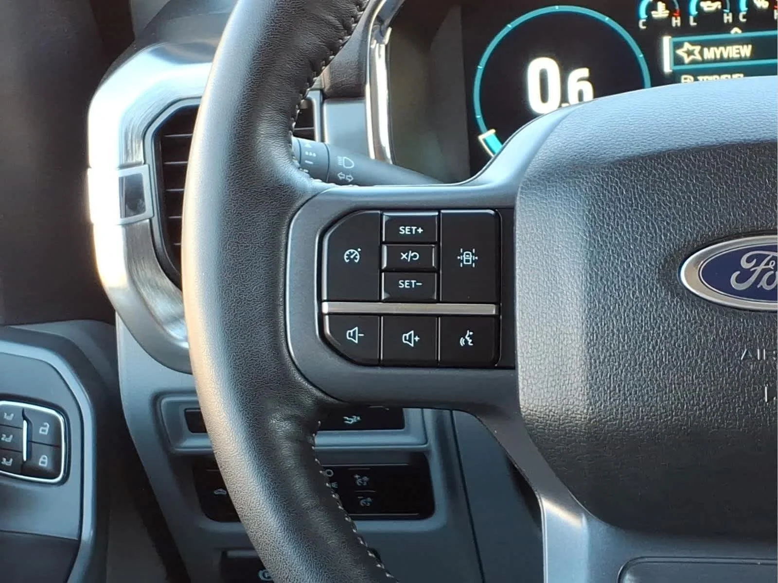 Used 2023 Oxford White Ford LARIAT image 21