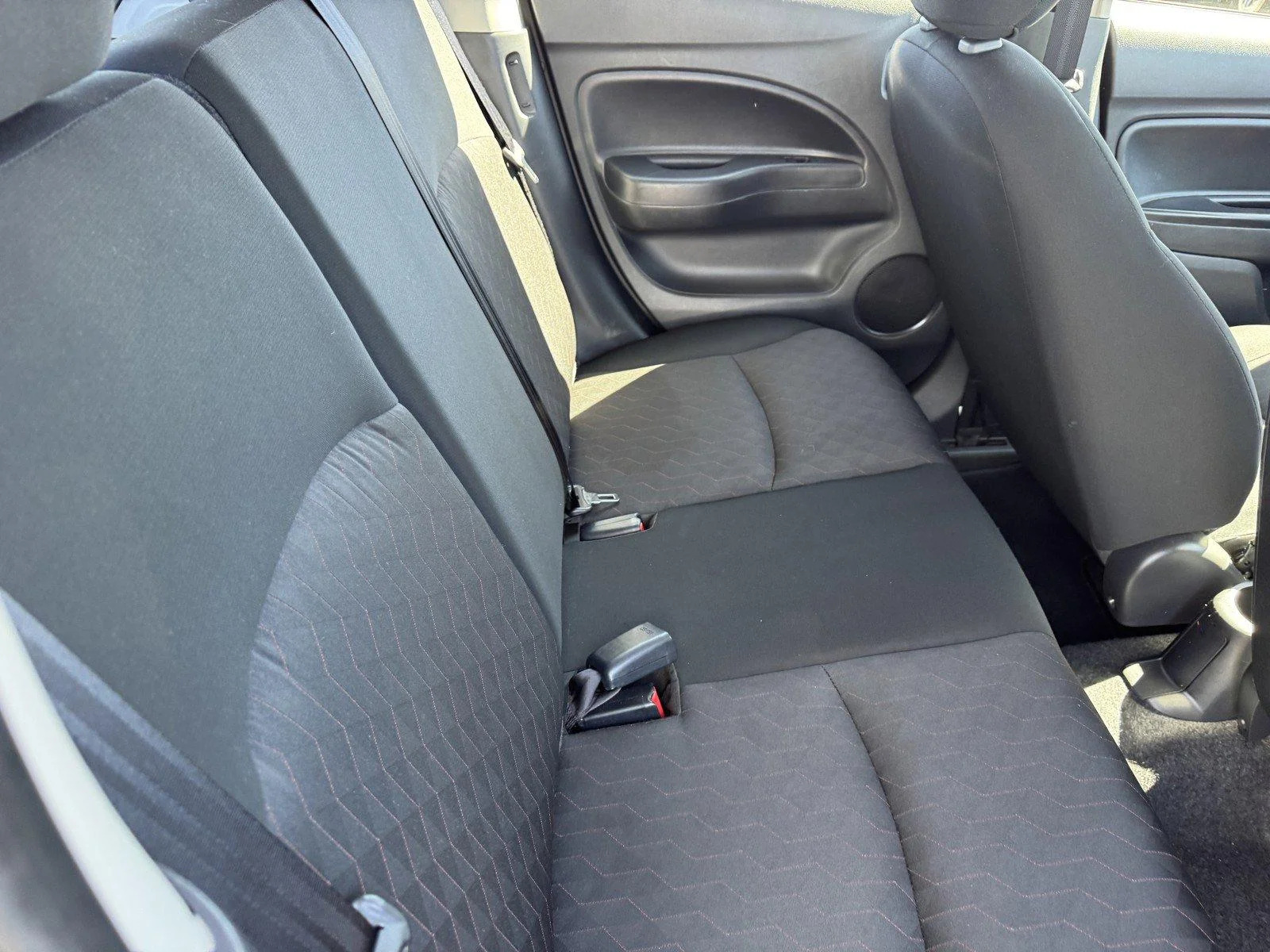Used 2024  Mitsubishi ES image 11