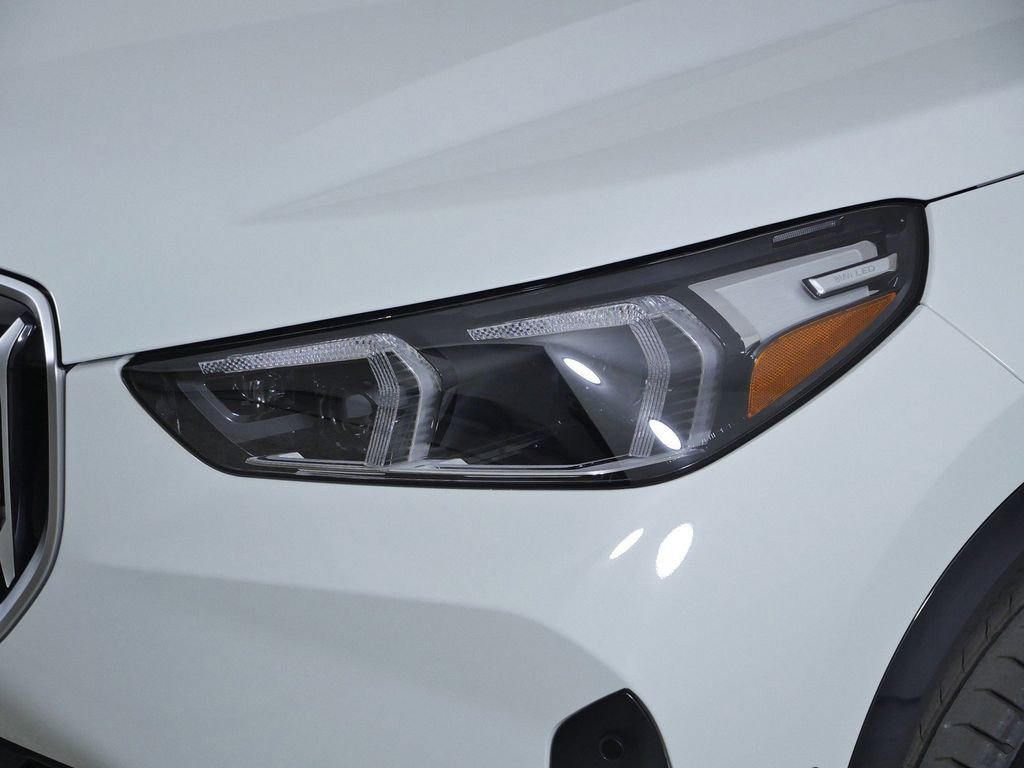 Used 2026 Alpine White BMW xDrive28i image 4