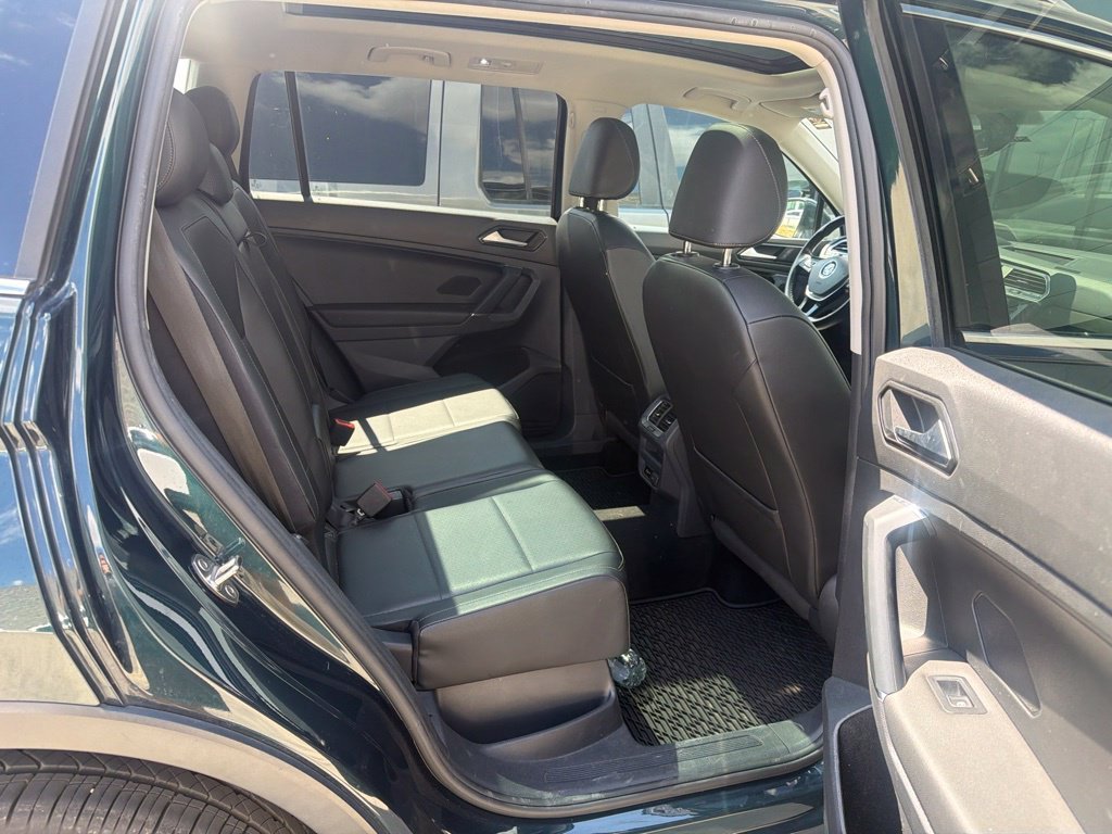 Used 2018 Green Volkswagen 2.0T SEL image 10